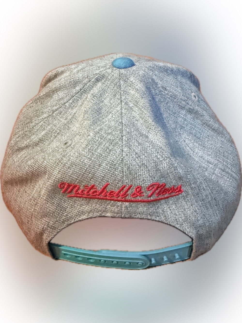 San Antonio Spurs Grey/Teal Mitchell & Ness Snapback Hat - Picture 8 of 8
